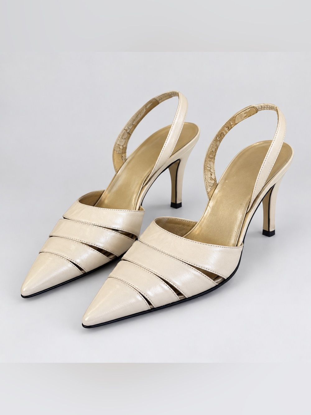 Stuart Weitzman Ivory Leather Cutout Slingback Heels Pointed Toe 7B